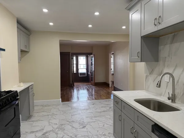 $2,600 | 196 West Squantum Street, Unit 1, Quincy, MA 02171