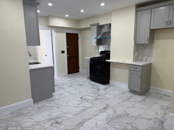 $2,600 | 196 West Squantum Street, Unit 1, Quincy, MA 02171