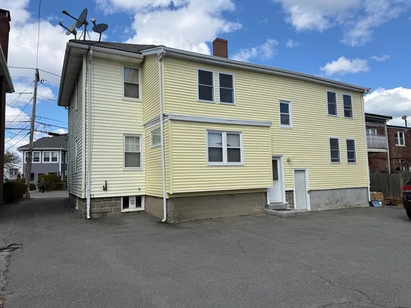 $2,600 | 196 West Squantum Street, Unit 1, Quincy, MA 02171
