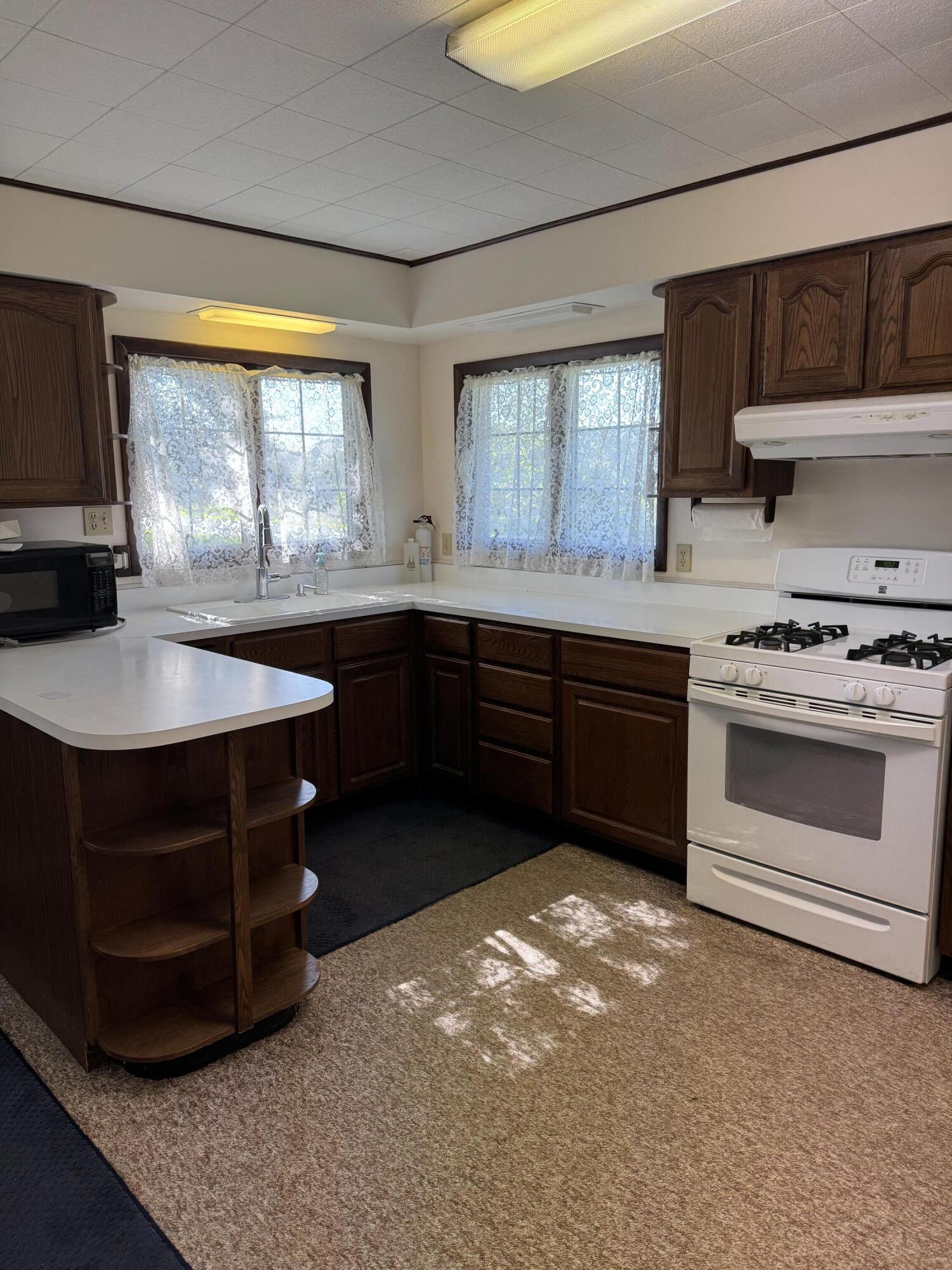 220 East Preuss Road Manistee, MI 49660 - Photo 8 of 28 Kitchen