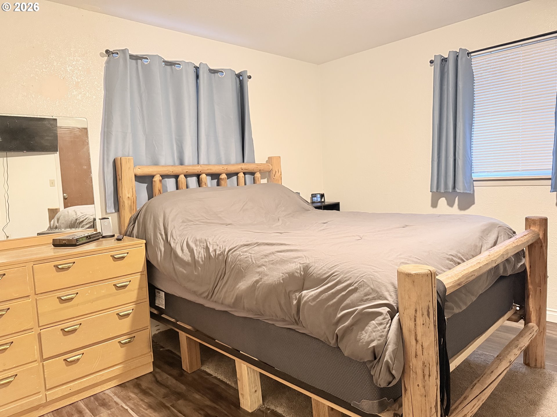 75840 Leezer Avenue Echo, OR 97826 - Photo 15 of 21 a bedroom with a bed and a dresser