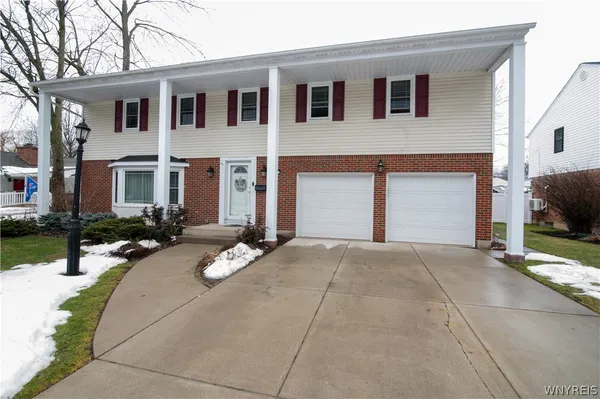 $499,900 | 42 Carriage Circle, Amherst, NY 14221