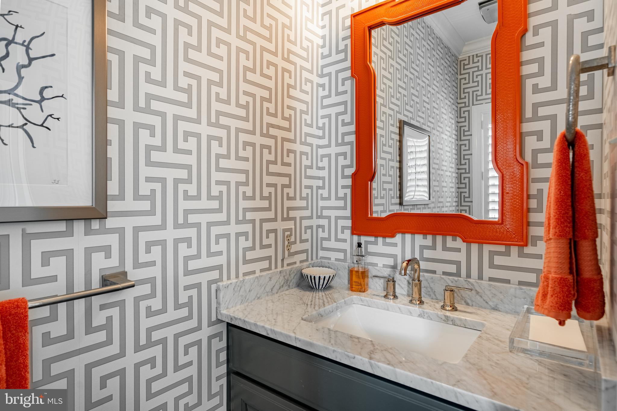 1053 Whitegate Road Wayne, PA 19087 - Photo 18 of 51 Powder Room