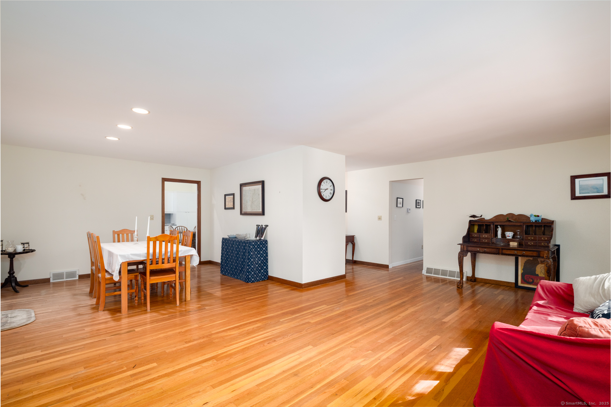 116 Bender Road Hamden, CT 06518 - Photo 13 of 35