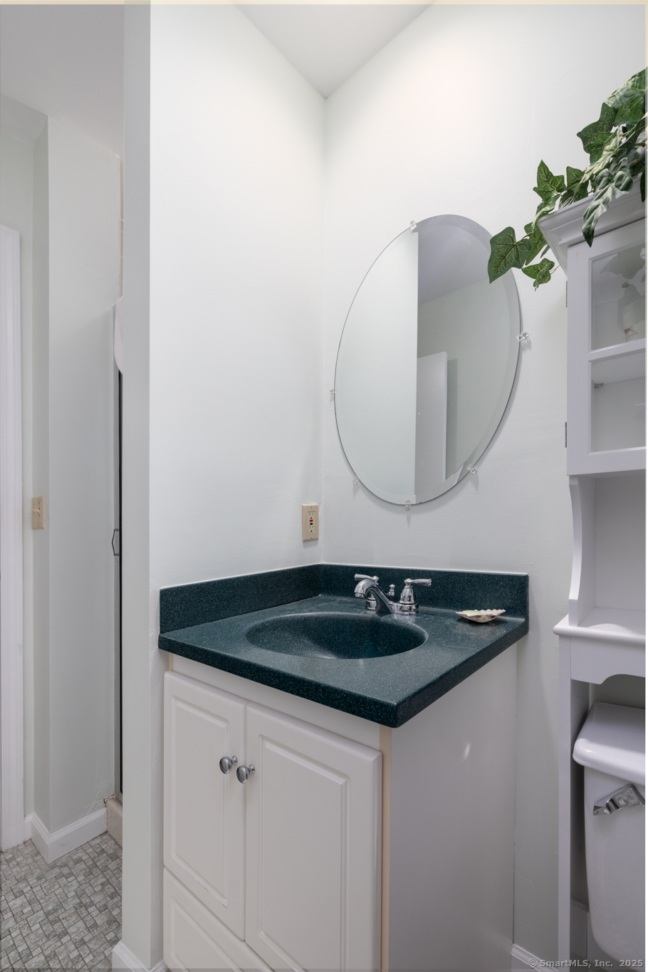 116 Bender Road Hamden, CT 06518 - Photo 18 of 35