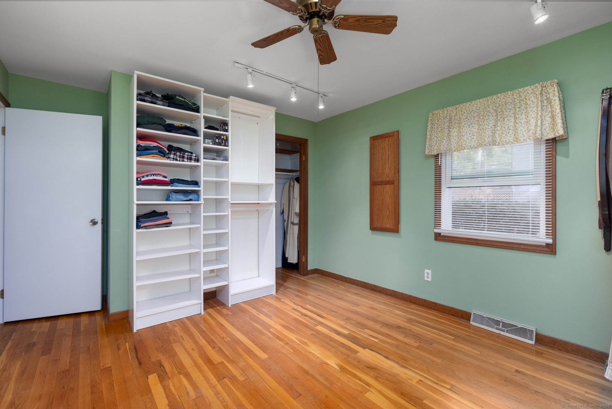 116 Bender Road Hamden, CT 06518 - Photo 25 of 35