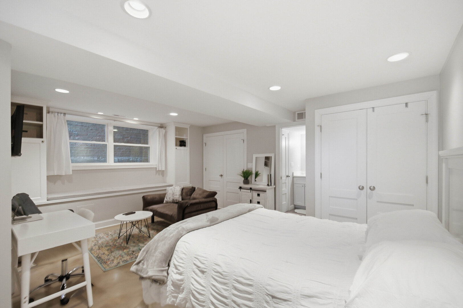 2229 West School Street Chicago, IL 60618 - Photo 20 of 29 a bedroom with a bed and a window