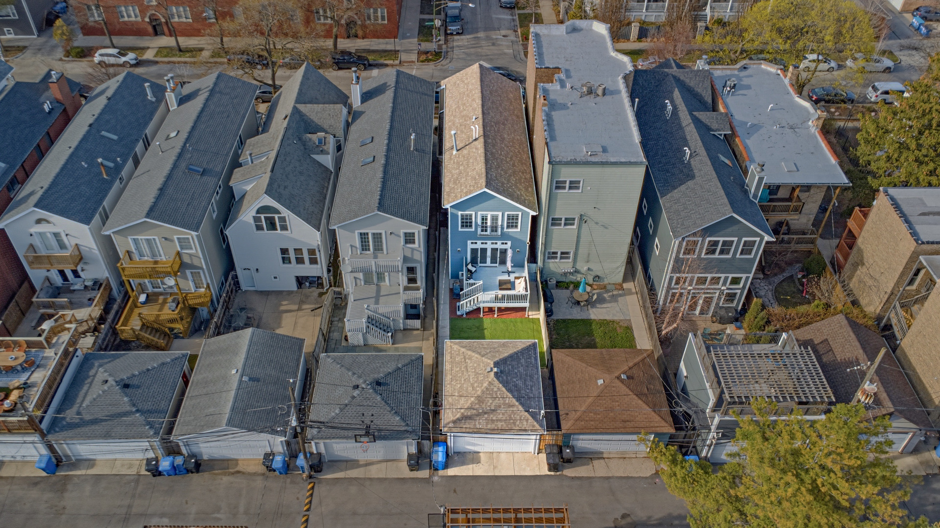 2229 West School Street Chicago, IL 60618 - Photo 25 of 29 an aerial view of residential houses with outdoor space