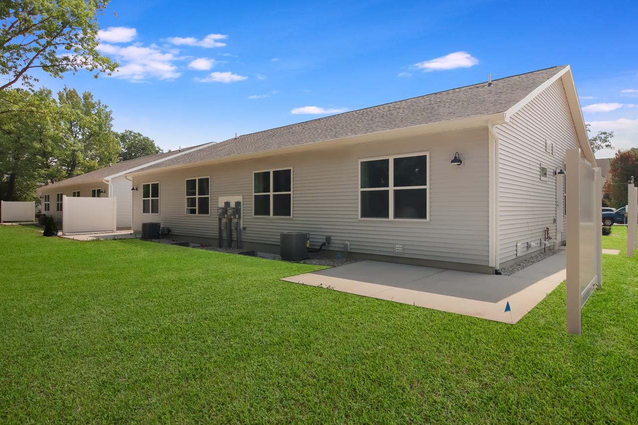 851 Carson Street, Unit 9 Traverse City, MI 49686 - Photo 5 of 36