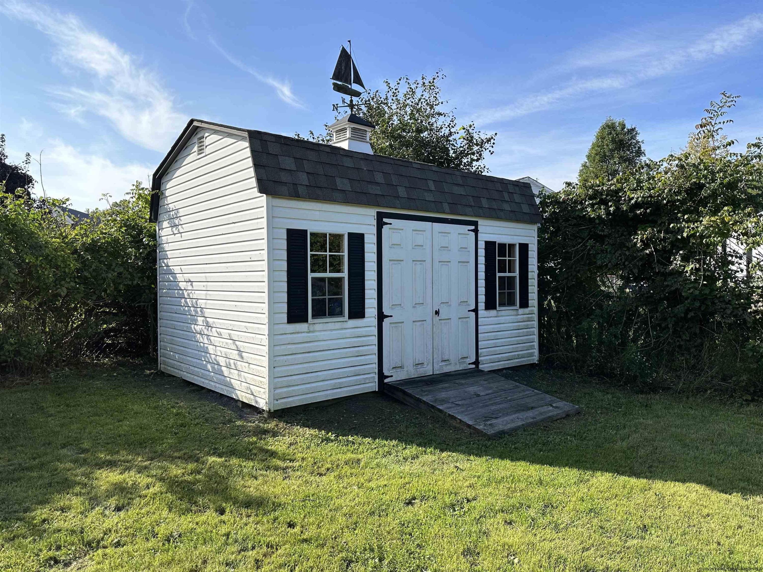 343 Cascade Drive Kingston, NY 12401 - Photo 28 of 33 a house that has a yard