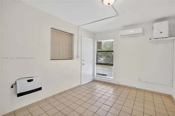 $1,700 | 1600 South Le Jeune Road, Unit 6, Coral Gables, FL 33134