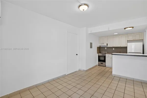 $1,700 | 1600 South Le Jeune Road, Unit 6, Coral Gables, FL 33134