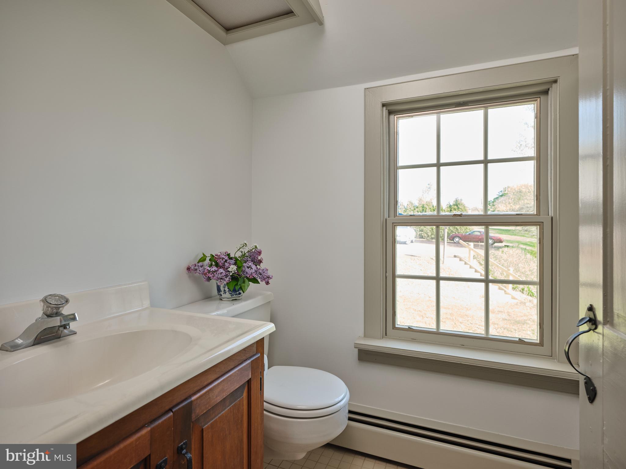 3501 Allentown Road Hatfield, PA 19440 - Photo 34 of 51 Main suite bathroom