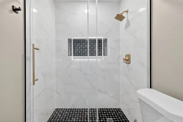 $285,000 | 11130 Holly Hill Lane, Houston, TX 77041