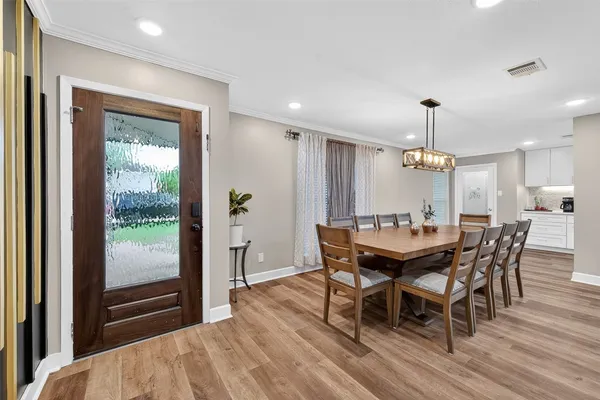 $285,000 | 11130 Holly Hill Lane, Houston, TX 77041