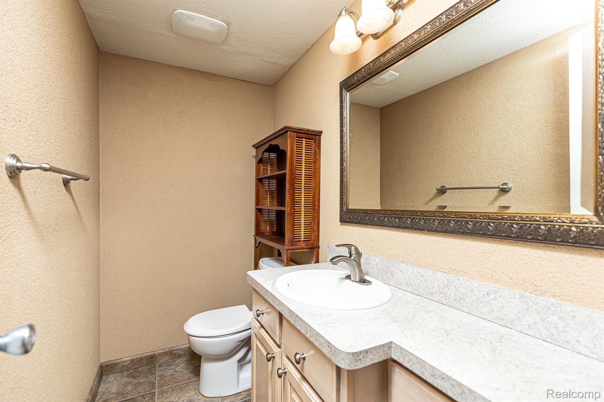 24738 Chalk Farm Road West Warren, MI 48091 - Photo 7 of 17 Entry Level Half-Bath