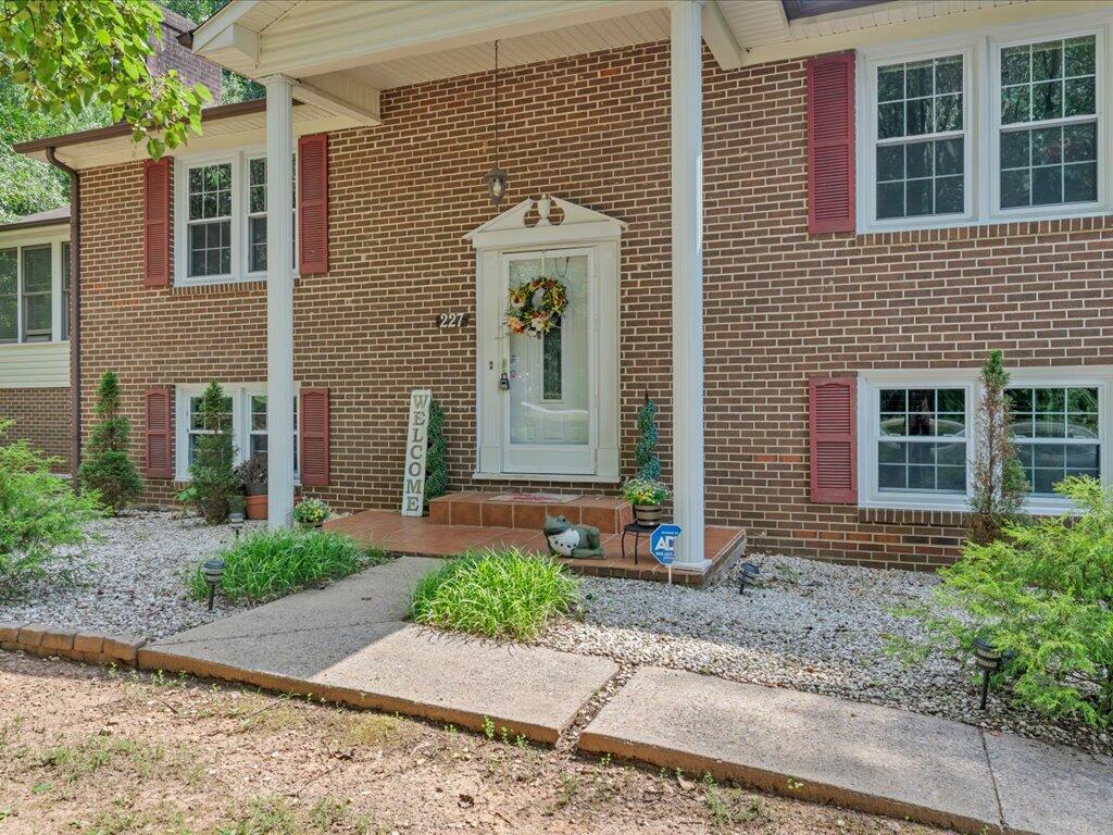 227 Vista View Lane Ridgeway, VA 24148 - Photo 4 of 56 04-MIB03608