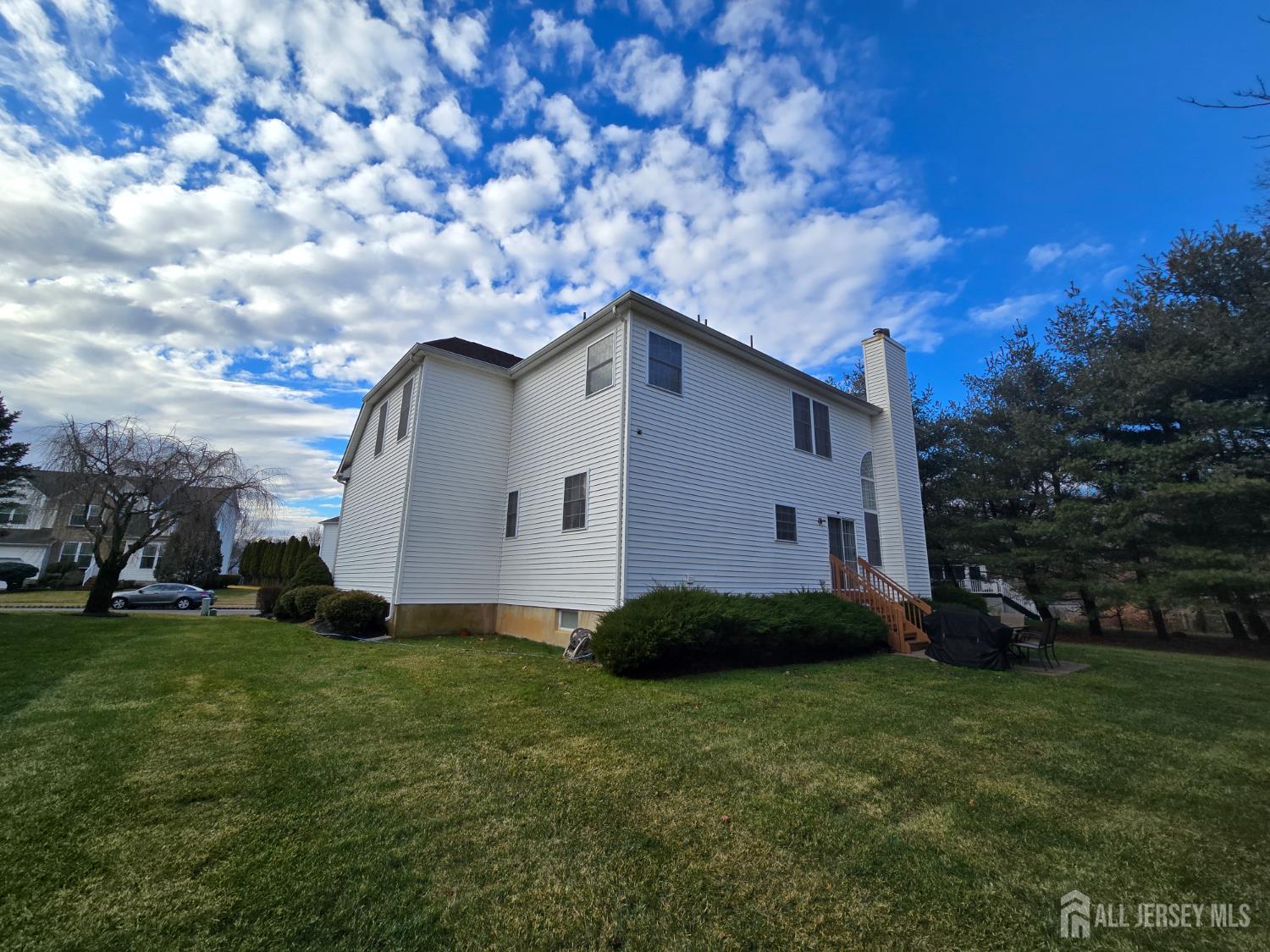 40 Potomac Road Monmouth Junction, NJ 08852 - Photo 42 of 48 a house view with a garden