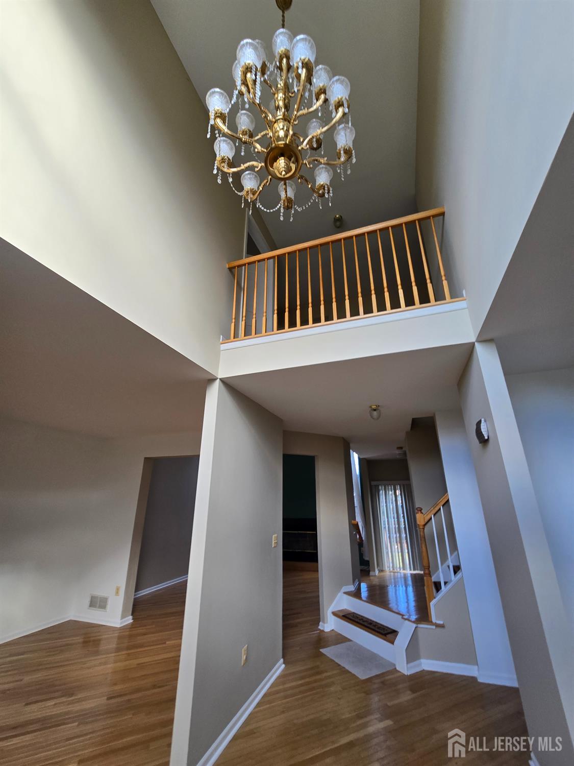 40 Potomac Road Monmouth Junction, NJ 08852 - Photo 5 of 48 a view of entryway with a front door