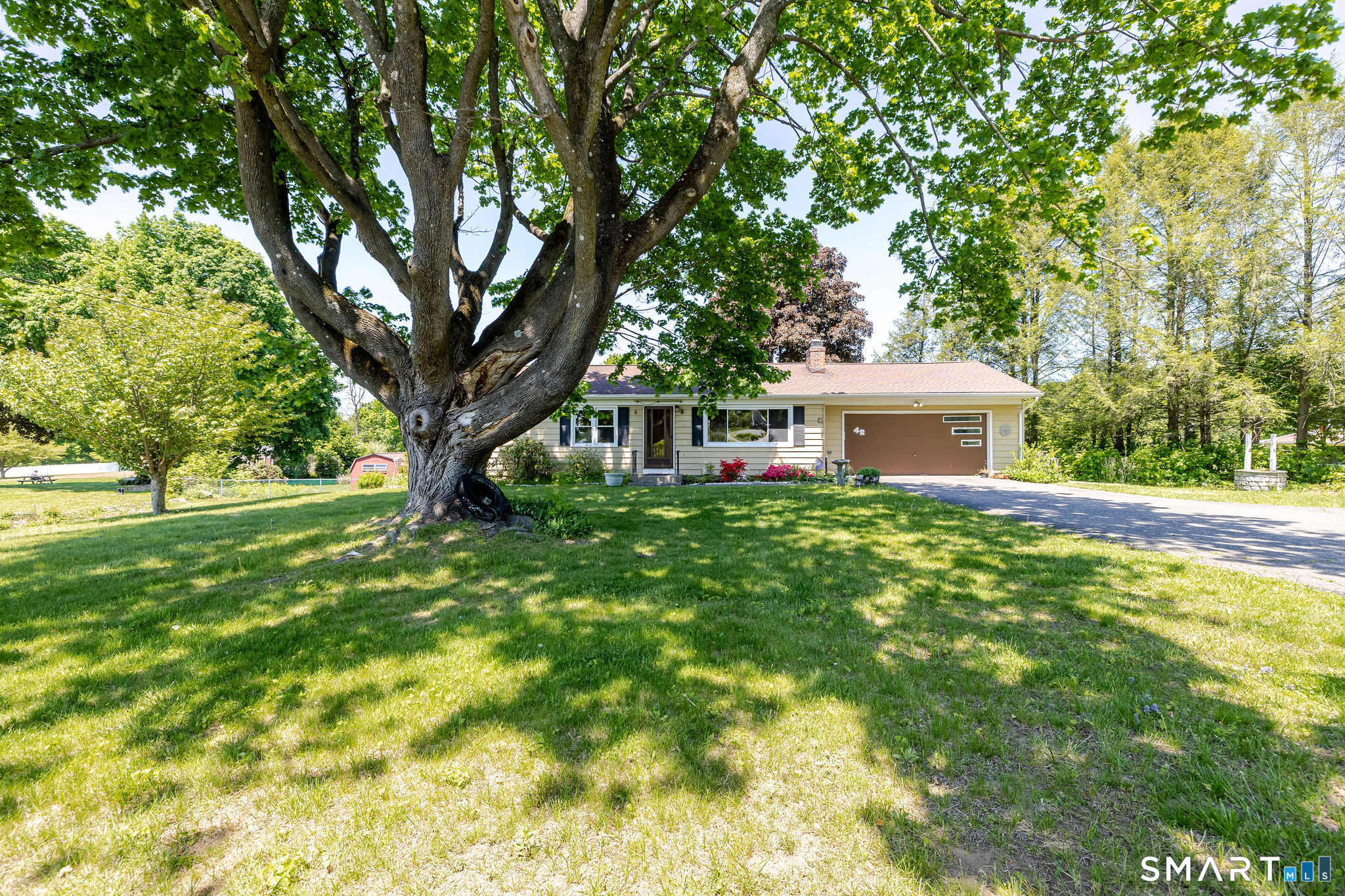 42 Silvermine Road Brookfield, CT 06804 - Photo 2 of 36