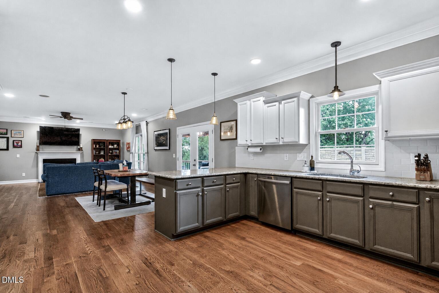 407 Bickett Boulevard Raleigh, NC 27608 - Photo 7 of 32