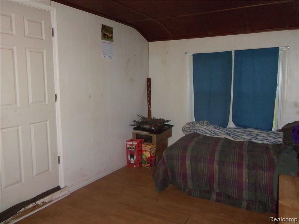 2014 Castle Road North Branch, MI 48461 - Photo 11 of 24 008.jpg