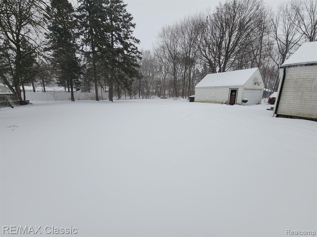 2908 Lansdowne Road Waterford, MI 48329 - Photo 46 of 54 Gallery Image 46