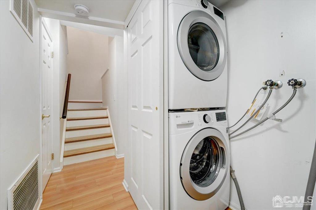 9 Tory Court Bedminster, NJ 07921 - Photo 14 of 26 a utility room with dryer and washer
