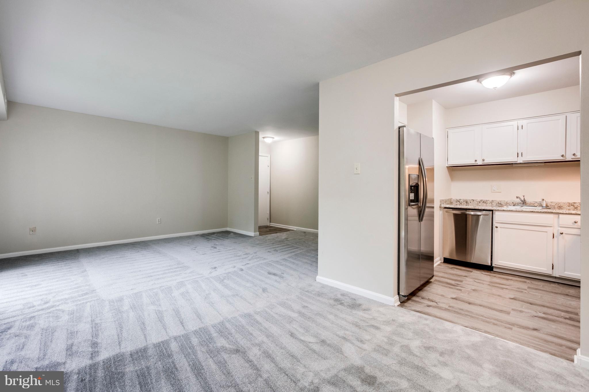 6155 Edsall Road, Unit O Alexandria, VA 22304 - Photo 8 of 25 Living Room