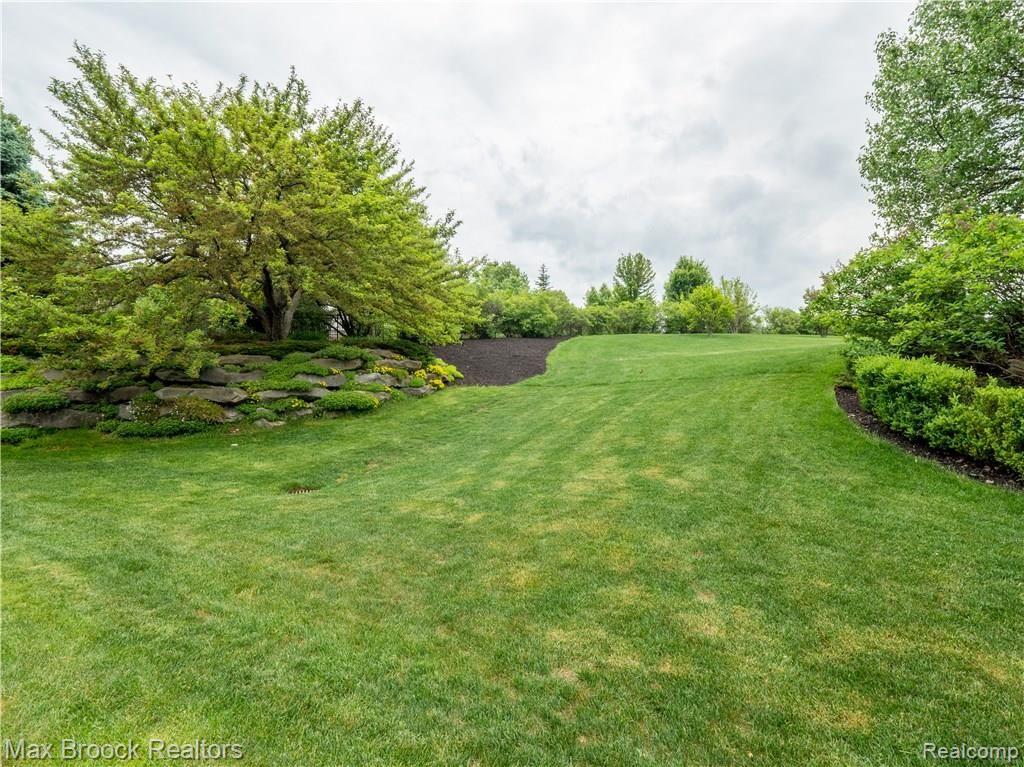 5203 Barrington Drive Rochester, MI 48306 - Photo 49 of 54 Gallery Image 49