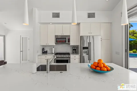 $1,095,000 | 541 North Cantera Circle, Palm Springs, CA 92262
