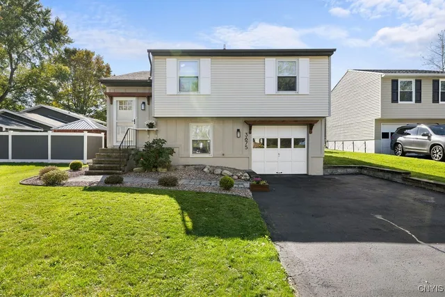 $249,900 | 3675 Chainmaker Path, Clay, NY 13027