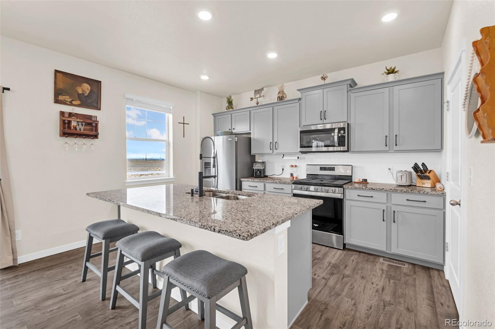 211 Fox Street Bennett, CO 80102 - Photo 11 of 33