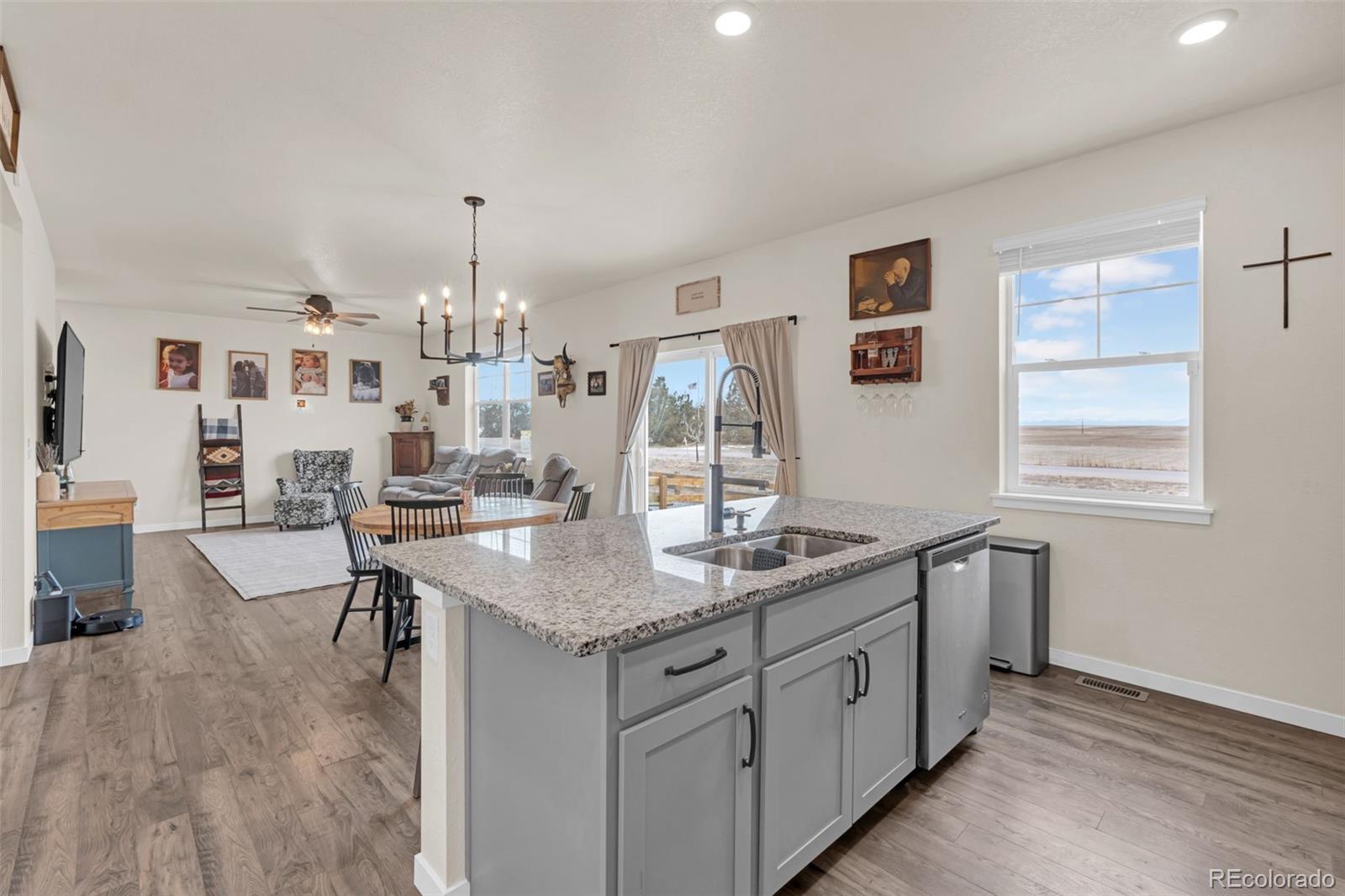 211 Fox Street Bennett, CO 80102 - Photo 12 of 33