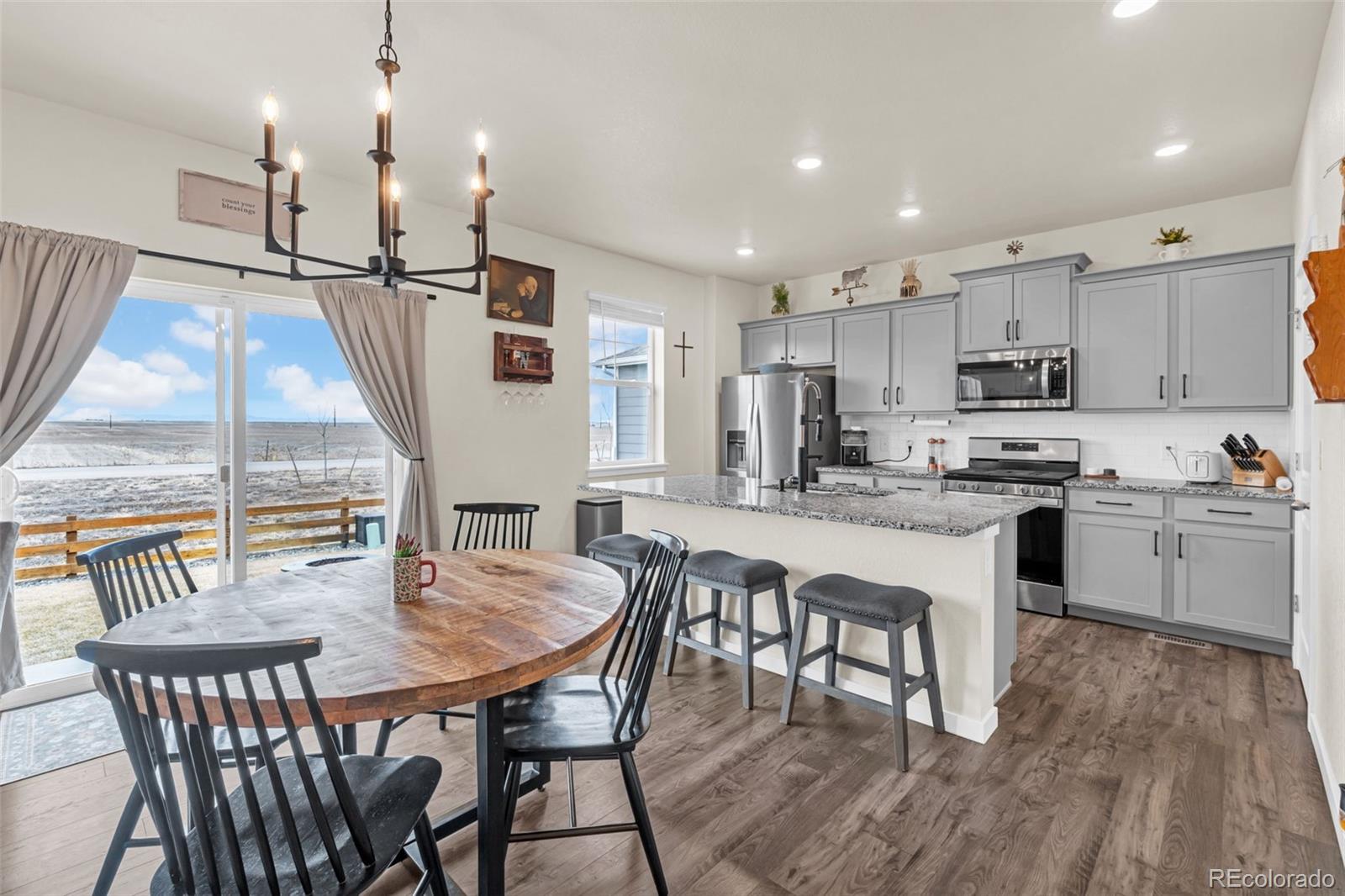 211 Fox Street Bennett, CO 80102 - Photo 5 of 33