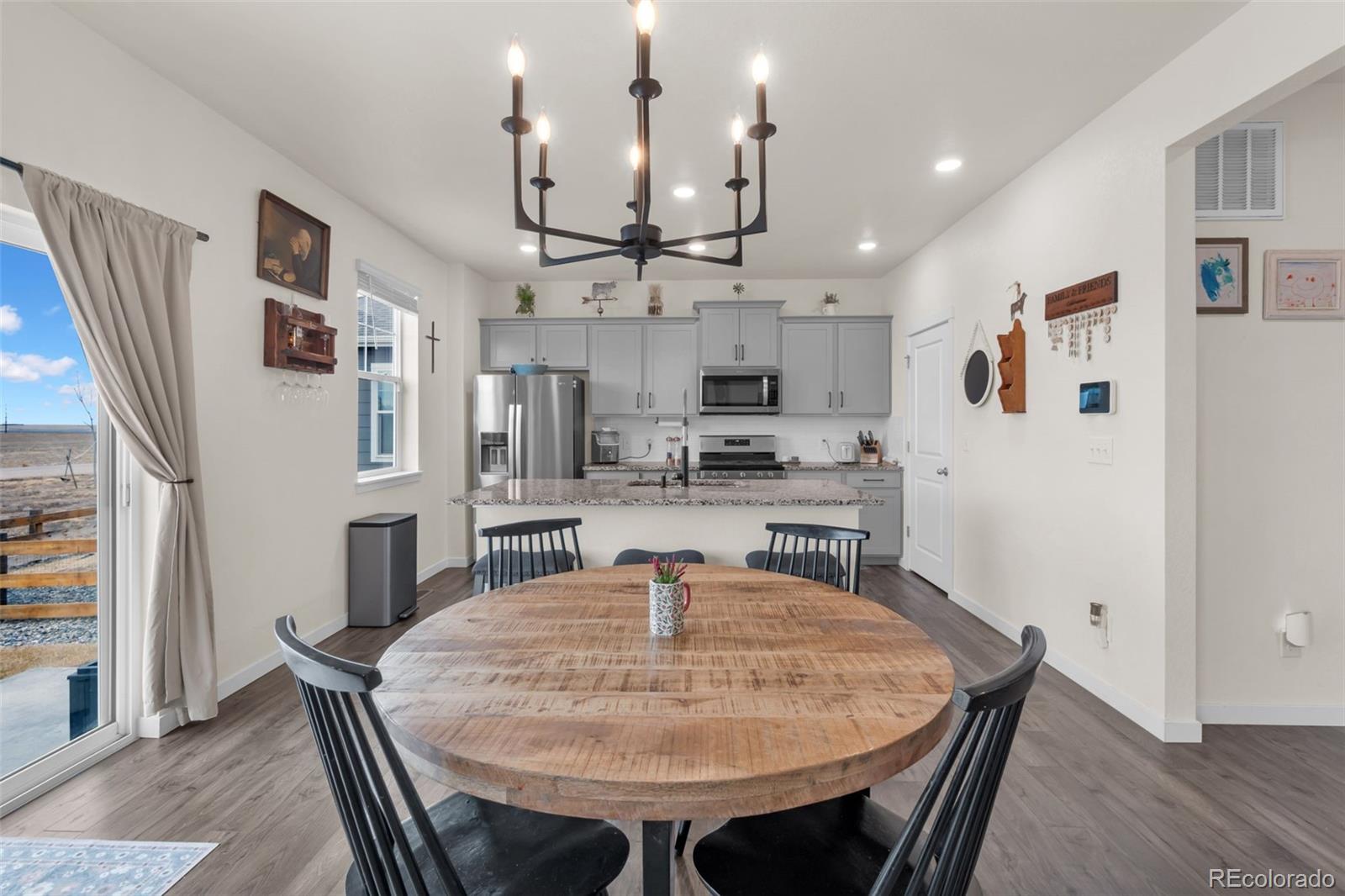 211 Fox Street Bennett, CO 80102 - Photo 6 of 33