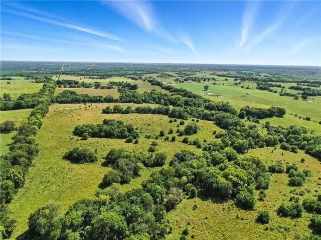 $975,000 | 14805 Southeast McBee Chappel Drive, Braymer, MO 64624