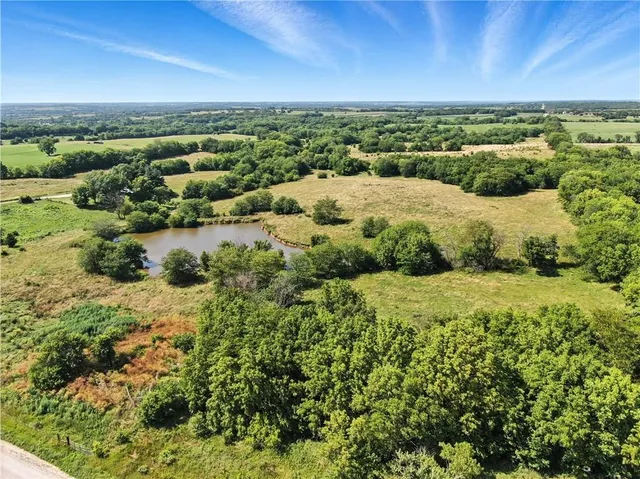 $975,000 | 14805 Southeast McBee Chappel Drive, Braymer, MO 64624