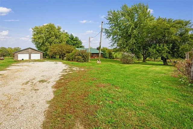 $975,000 | 14805 Southeast McBee Chappel Drive, Braymer, MO 64624