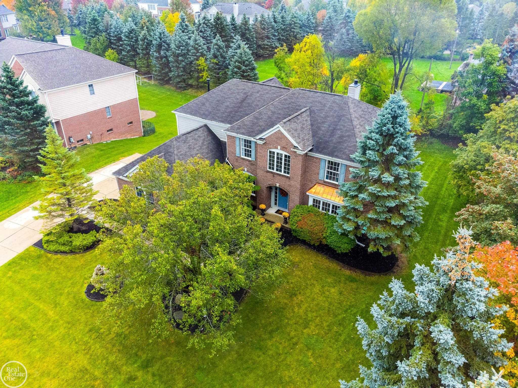 2457 Andover Boulevard Rochester, MI 48306 - Photo 2 of 74 50127734-1.JPG
