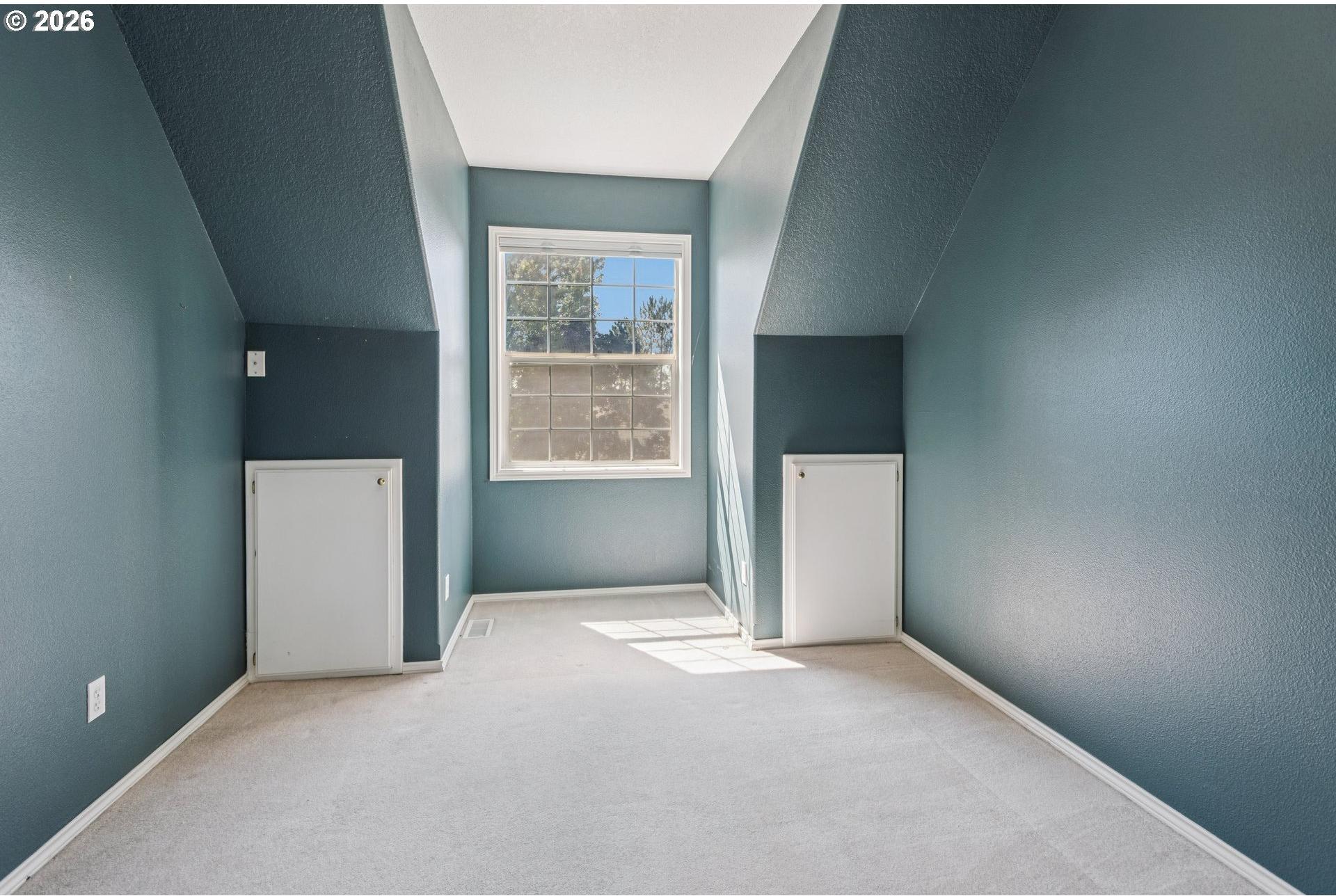 5633 Southwest Kruse Ridge Drive Portland, OR 97219 - Photo 21 of 27 Gallery Image 21