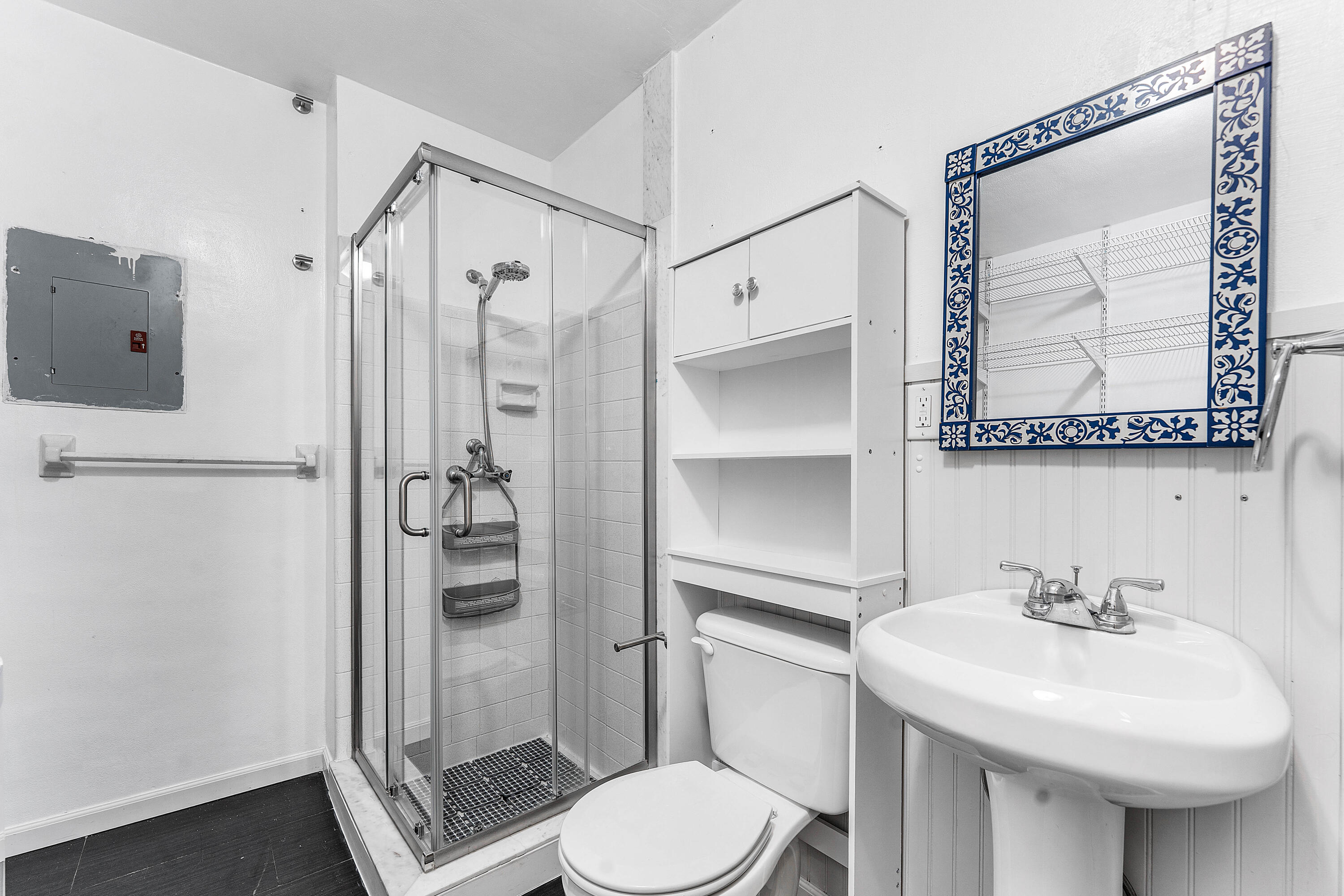7643 Overlook Road Lake Worth, FL 33462 - Photo 16 of 29 2nd bathroom