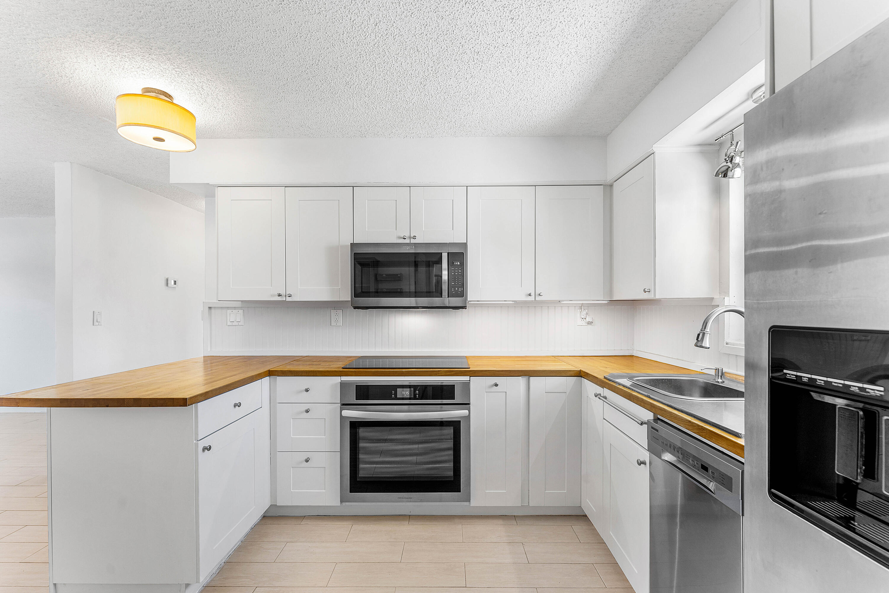 7643 Overlook Road Lake Worth, FL 33462 - Photo 2 of 29 kitchen