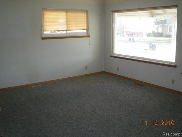 20121 Rensellor Street Livonia, MI 48152 - Photo 4 of 13 Living Room 3