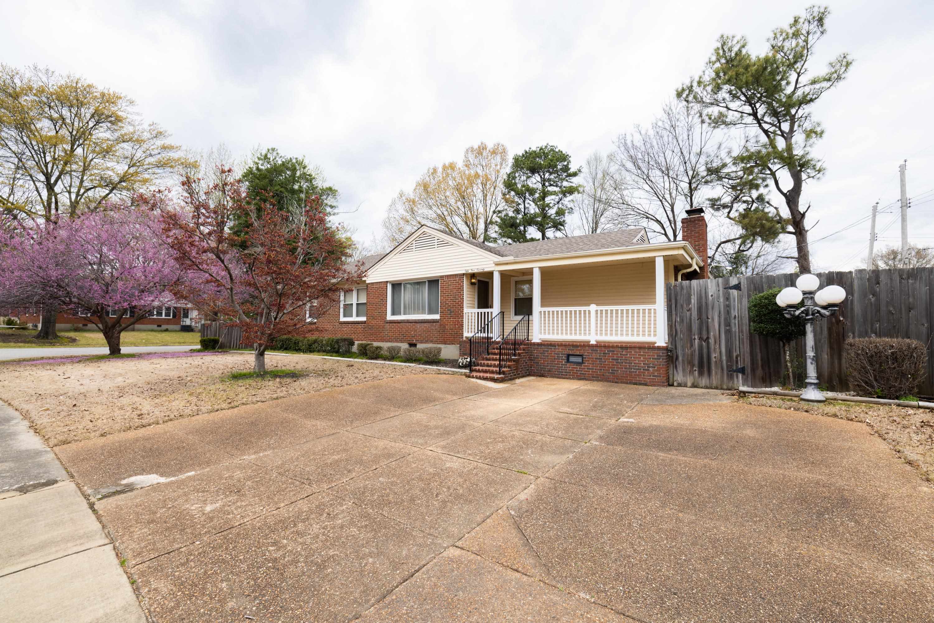 5570 Melvin Road Memphis, TN 38120 - Photo 1 of 25 Gallery Image 1