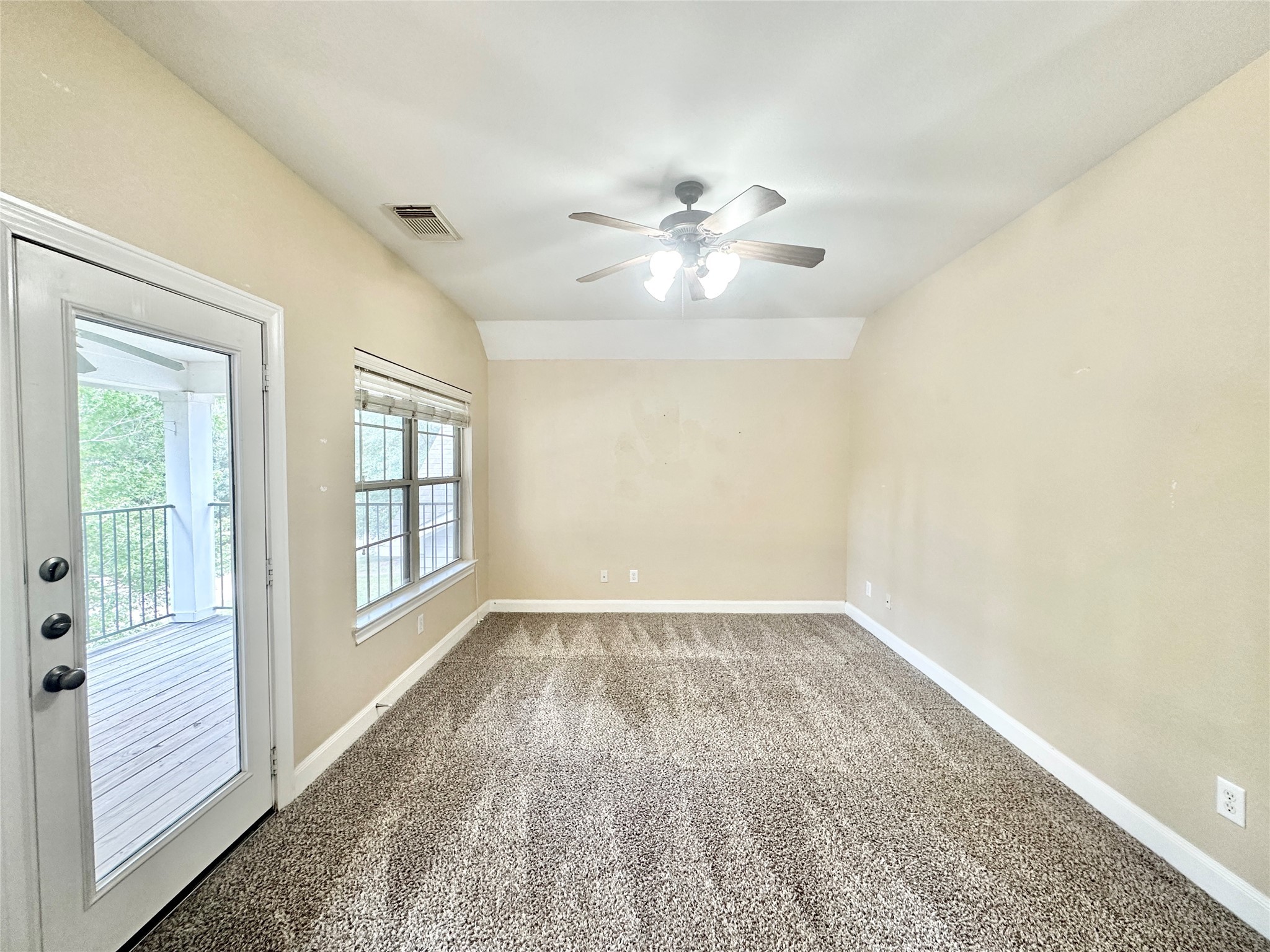 43 Panterra Way Spring, TX 77382 - Photo 10 of 17 a view of an empty room with a window