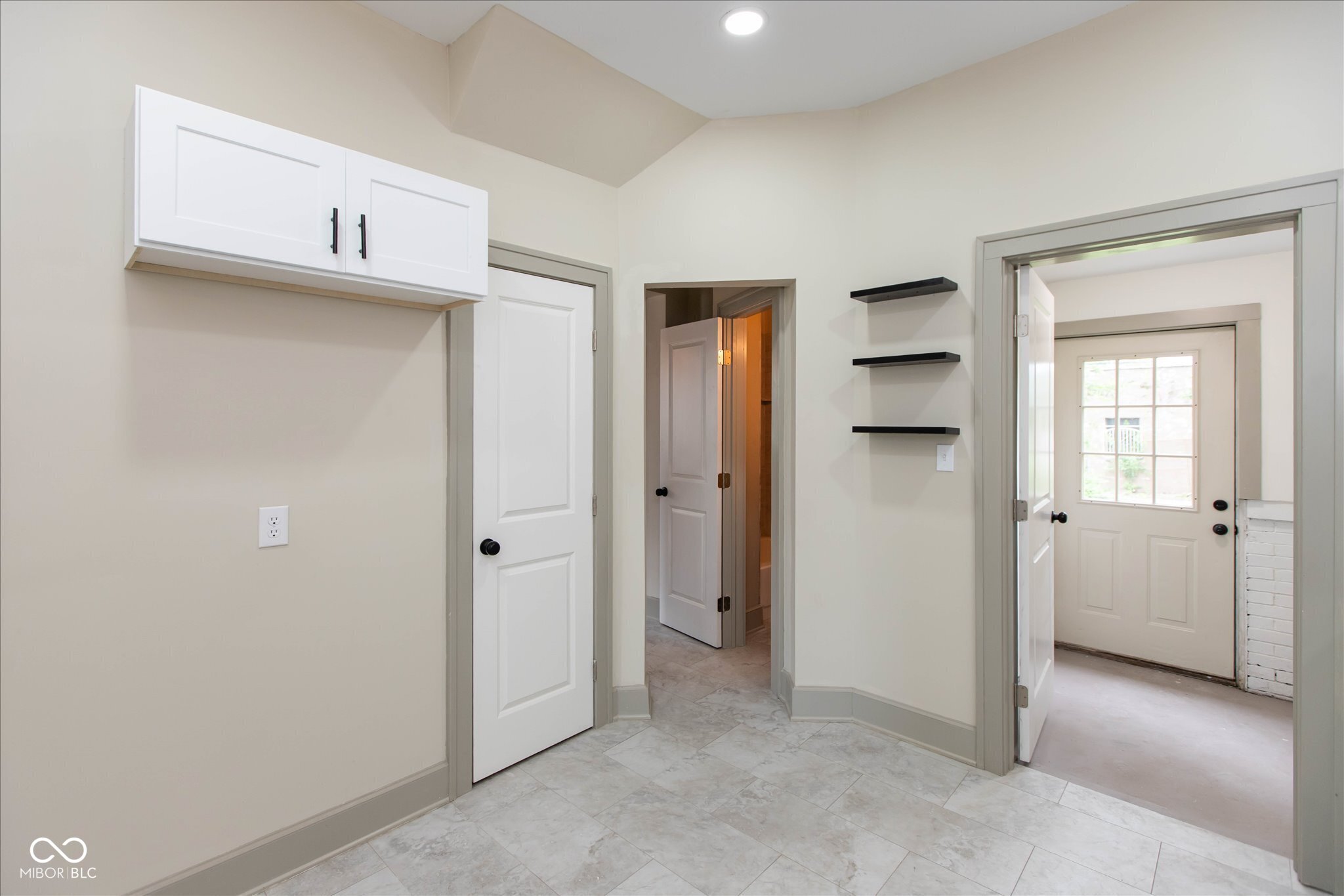 3358 Ruckle Street Indianapolis, IN 46205 - Photo 11 of 25
