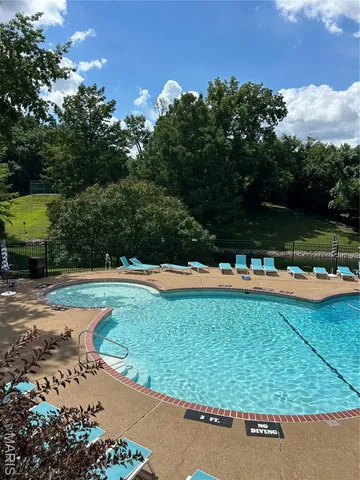 $1,650 | 1951 Greenpoint Drive, Unit 103, Kirkwood, MO 63122