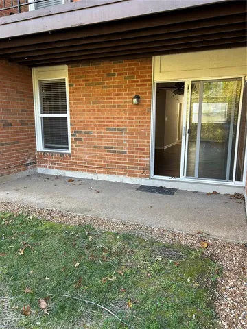 $1,650 | 1951 Greenpoint Drive, Unit 103, Kirkwood, MO 63122