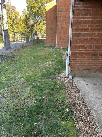 $1,650 | 1951 Greenpoint Drive, Unit 103, Kirkwood, MO 63122